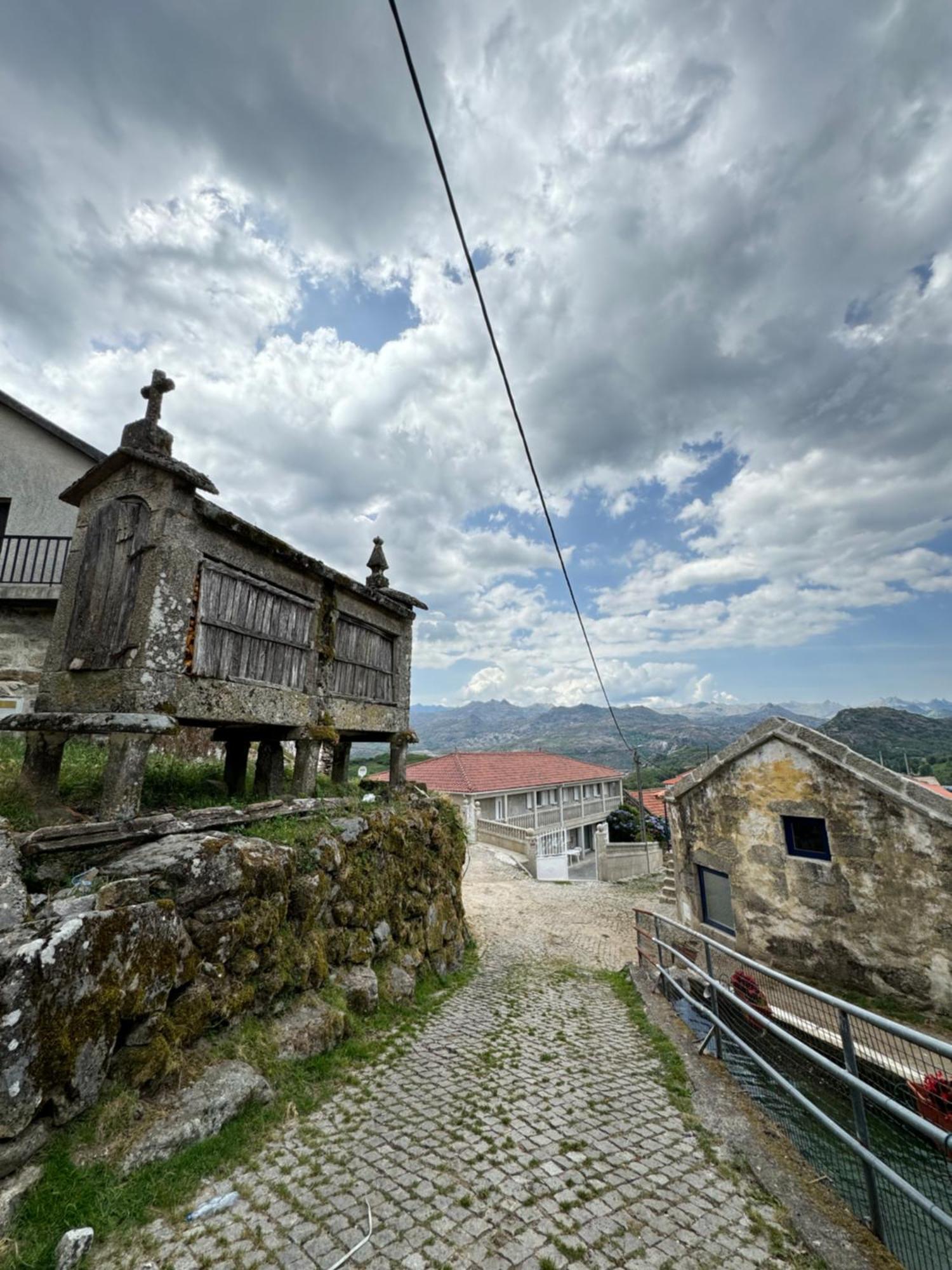 Estrela Do Geres - Casa Fernandes Bed & Breakfast Outeiro  ภายนอก รูปภาพ